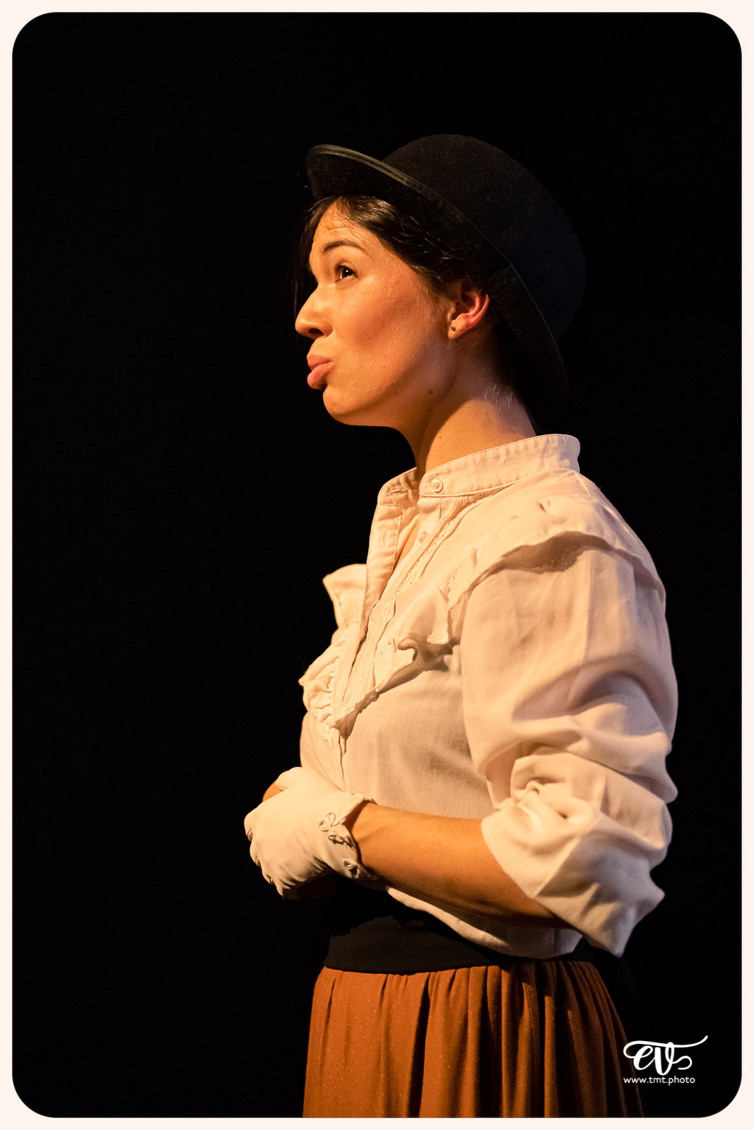 LA MESNIE H. - UN JOUR D'ÉTÉ